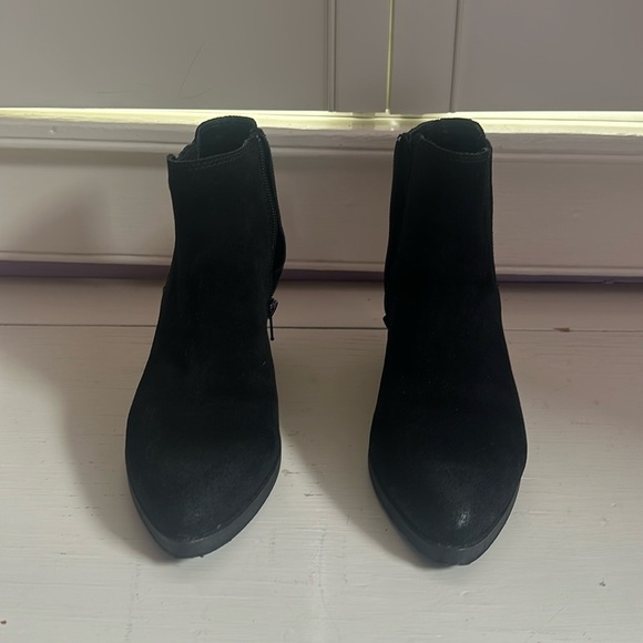 Frye Kaye Chelsea 70743 Womens Black Suede Zipper Booties Boots, size 37 - Picture 2 of 7